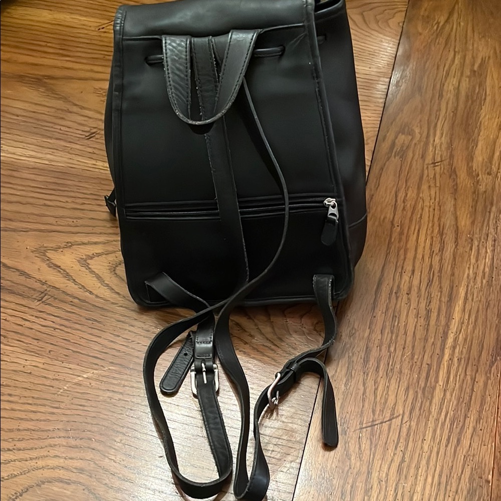 Vintage Coach 9791 Black Leather Backpack with Silver Closure - Picture 6 of 13
